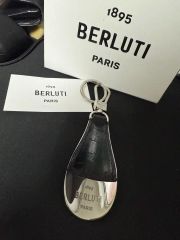 限定 定価11.3万円 ベルルッティ スクリット Bロゴ メタルキーホルダー