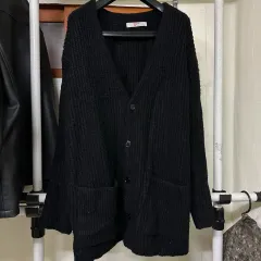 エイトセカンズ ブラック カーディガンのサムネイル
