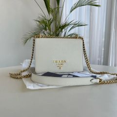 PRADA プラダ サフィアーノ チェーンショルダーバッグ ホワイト 美品