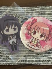 鹿目まどか コラボカフェ缶バッジメイドアクキー まどマギ 魔法少女