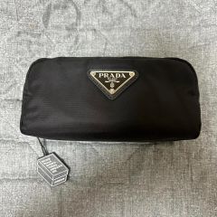 Prada ロゴプレート ミニポーチ アームポーチ - メルカリ