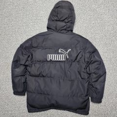 冬物処分セールPUMA フード付きダウンジャケット ブラック/オリーブ 