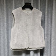 4月2日まで価格 YONFA ヨンファ HAPPYBAG限定商品エコファーベスト 4月2日まで価格 YONFA ヨンファ HAPPYBAG限定商品エコファーベスト