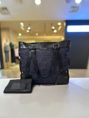 美品】VERSACE ヴェルサーチ ラ グレカ ボディバッグ ブラック - メルカリ