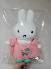 miffy ミッフィー ピンクコーデュロイ ぬいぐるみ 有楽町 2024 - メルカリ