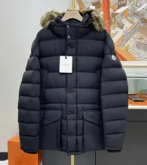 新品 MONCLER モンクレール CLUNYE クラニー ダウンジャケット ブラックのサムネイル