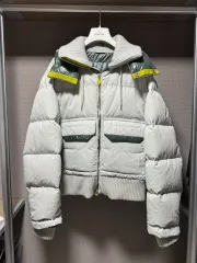 エルメス キルティング リップトリム フード ダウン ジャケット 白 50のサムネイル