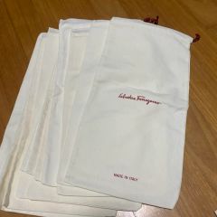 ☆クリスチャン ルブタン 靴袋 保存袋 巾着袋 赤×2枚 白×12枚 まとめ
