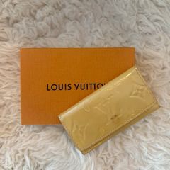 Louis Vuitton ヴェルニシリーズ ゴールドキーケース - メルカリ