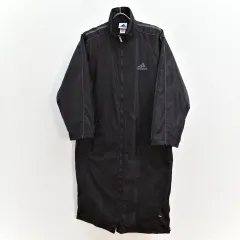 アディダス