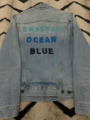 M リーバイス Endless Ocean Blue 刺繍デニム トラッカージャケットのサムネイル