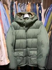 UNIQLO(ユニクロ) JW Anderson(キンロックアンダーソン) ダックダウン リバーシブル ダウン XLのサムネイル