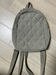 美品】MARC JACOBS キルティング リュック グレー - メルカリ