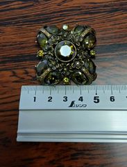 レア】ヴィンテージ コスチュームジュエリー 緑カボション 透かし金