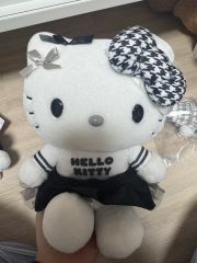 激レア・タグ付き 美品 ハローキティ 北海道限定 キツネ ぬいぐるみ