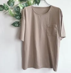 美品✨ ライトオン Right-on 半袖 Tシャツ ブラウン コットン混 ポケット 無地 半袖 Tシャツ ブラウン  コットン混 ポケット  無地 ブラウン クルーネック 丸首 ゆったり オーバーサイズ 大きめ シンプル ベーシック 薄手 軽量のサムネイル