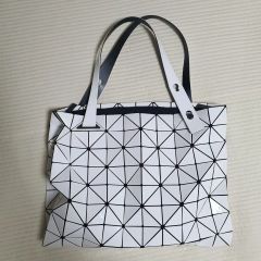 更に値下げ！超美品⭐️三宅一生のショルダーバック！限定品 