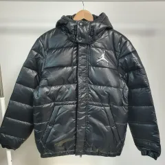 N11 NIKE ジョーダン ダウン パファー ジャケット ブラック 100 (M)のサムネイル