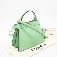 FENDI ピーカブー ISeeU セレリア 限定《ラッピー付き！！》 - メルカリ