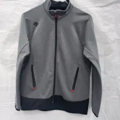 DESCENTE F360 グレー ジップアップ ジャケット (キッズ 160)のサムネイル