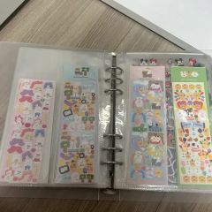 クレヨンしんちゃん エンジェルブルー シール帳 バインダー - メルカリ
