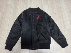 ジョーダン ブラック ブルゾン MA-1ジャケットのサムネイル