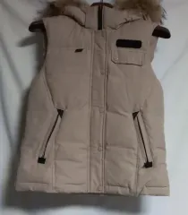 GUESS レディース ダウン ベスト XS (85 90)のサムネイル