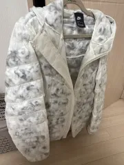 ナイキ 軽量ダウン