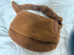 M*様 【完売品】JennyFax Big Cry Bag 赤 mikiosak - メルカリ