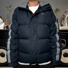 Nike ブラック フード付きダウンジャケット M - メルカリ