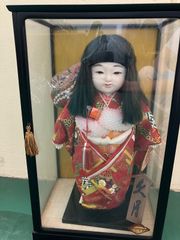 市松人形 愛ちゃん ガラスケース入り - メルカリ