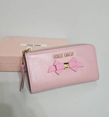 未使用✨ MIUMIU ミュウミュウ 財布 折り財布 リボン ピンク 箱付き