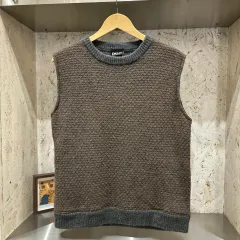 DKNY ニットベストのサムネイル