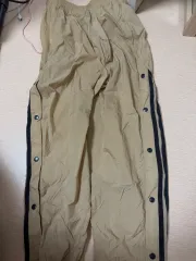 アディダス 3本線 ボタン トラック パンツ ベージュ