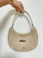 新品 NERDY ファー HOBO BAGのサムネイル