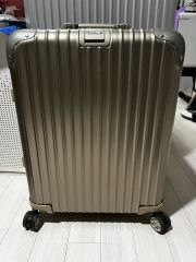 極美品 リモワ トパーズ チタニウム 67L アルミ スーツケース 4輪