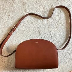 美品 A.P.C.ショルダーバッグルイゼットLouisette - メルカリ