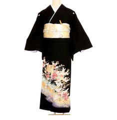 D752 黒留袖　華文　刺繍　唐花　正絹　着物　袷　しつけ糸付き未使用極美品 D742 黒留袖 文箱 金駒刺繍 華文 正絹 着物 袷 極美品 - メルカリ