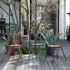 美品 イタリアTOOU ガーデンチェア2脚（レッド）、スツール（サイド