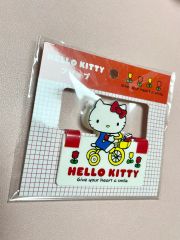 レア！ トゥイーティー ハローキティ Tシャツ型メモ帳 - メルカリ