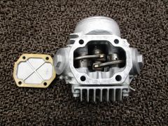 シリンダーヘッド ダックス70 6v 刻印E21 - メルカリ