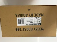 アディダス イージーブースト 700 FV5304 275mm