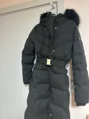 GUESS レディース ダウンジャケット ロング丈のサムネイル