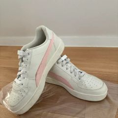 新品未使用】レア☆ PUMA スニーカー メタリック ピンク - メルカリ