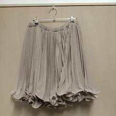 【美品】【新品タグ付き】★独特の波打つボリュームと美しいシルエット★ ソブ Sov. 『歩くたびふわっと揺れるエレガントなデザイン』シフォンプリーツスカート【F】のサムネイル