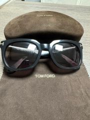 美品 【完売品・日本限定】定価5.3万 トムフォード サングラス TF961-D 