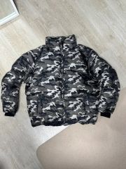 beams×FUTURE ARCHIVE ダウンベスト camo - メルカリ