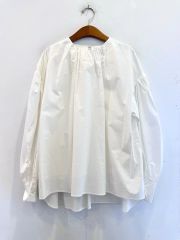 maison de Dolce.メゾンドドルチェバルーンフレアブラウスドット新品 maison de Dolce. メゾンドドルチェ バルーンブラウス 新品未使用