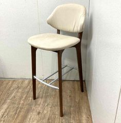 新品未使用 カリモク 木製ハイチェア カウンターチェア 真鍮