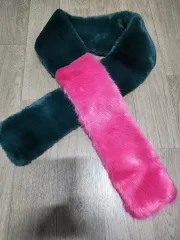 (新品) GUESS ゲス フェイクファー ロングマフラーのサムネイル